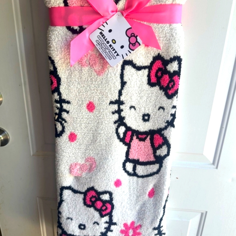 Viral Sanrio Hello Kitty Knit Super Soft Pink Throw Blanket